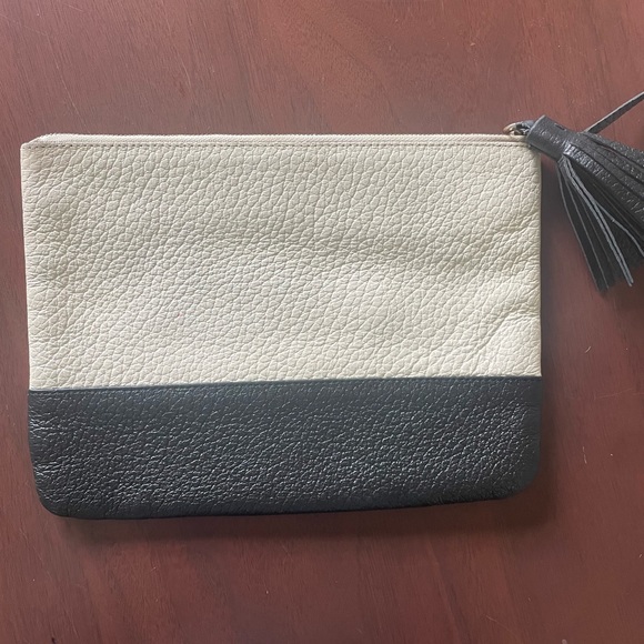 Kate Spade Porcelain White & Black Southport Avenue Gia Clutch with Tassel - Picture 2 of 4